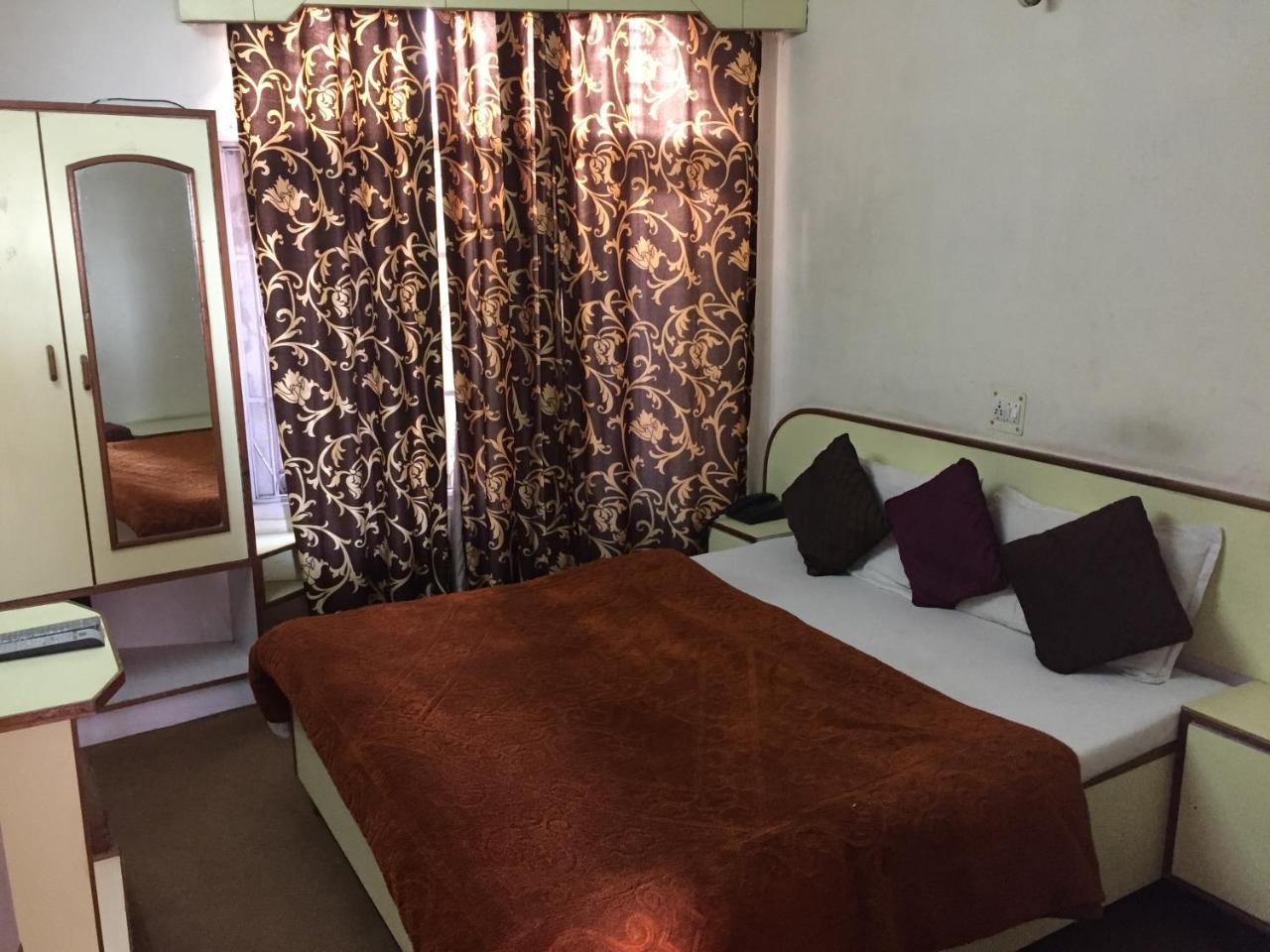 Hotel Lotus Shimla Exteriör bild