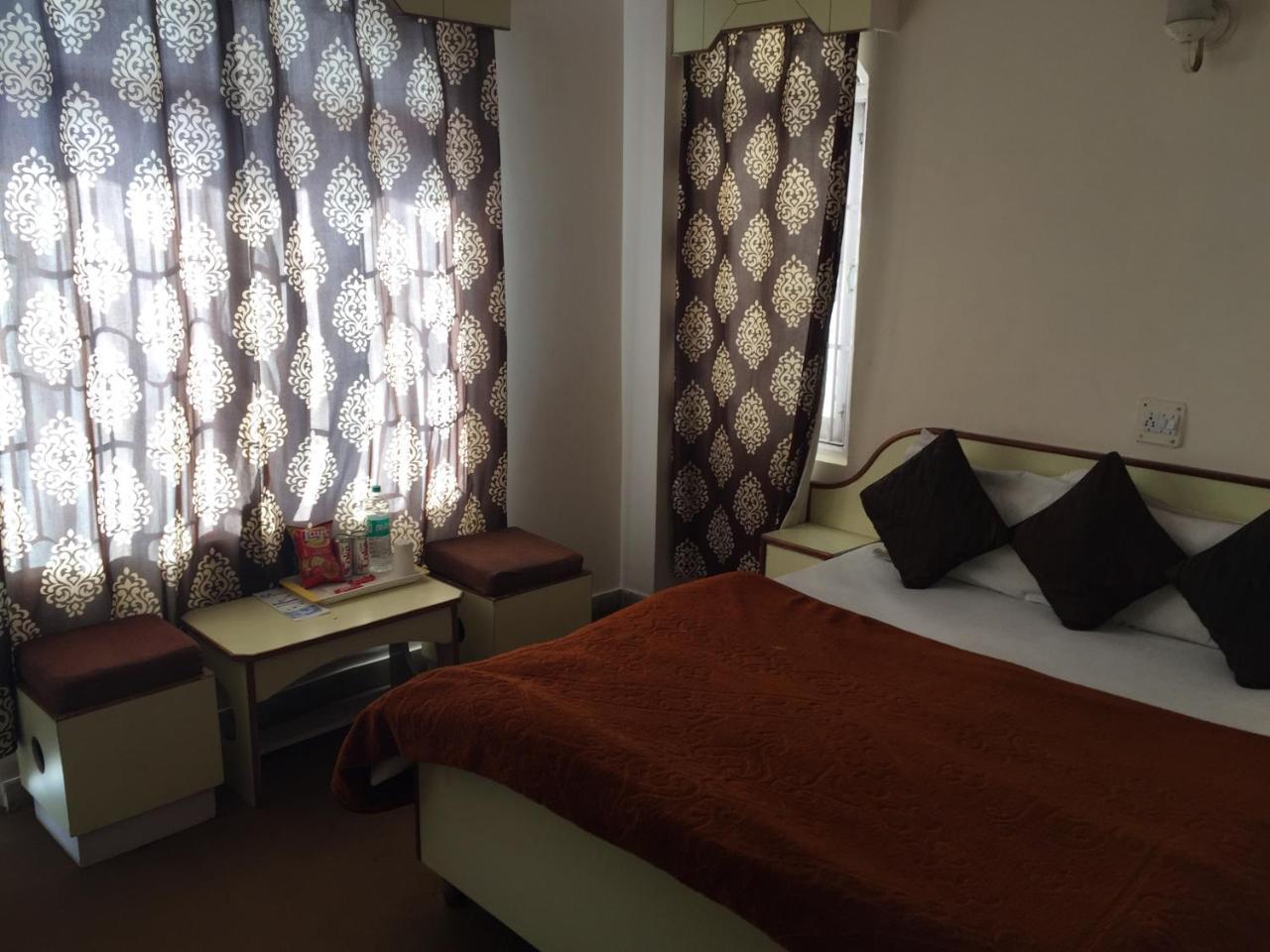 Hotel Lotus Shimla Exteriör bild