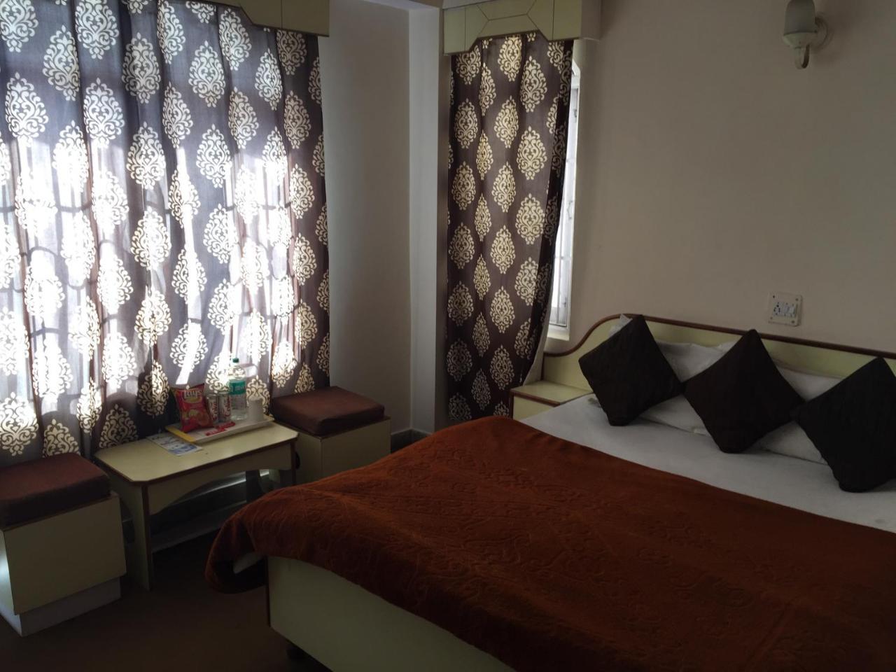 Hotel Lotus Shimla Exteriör bild